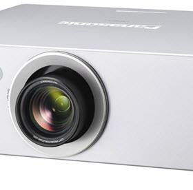 Proyector profesional Panasonic PT-DW6300 6000 lúmenes reformateado